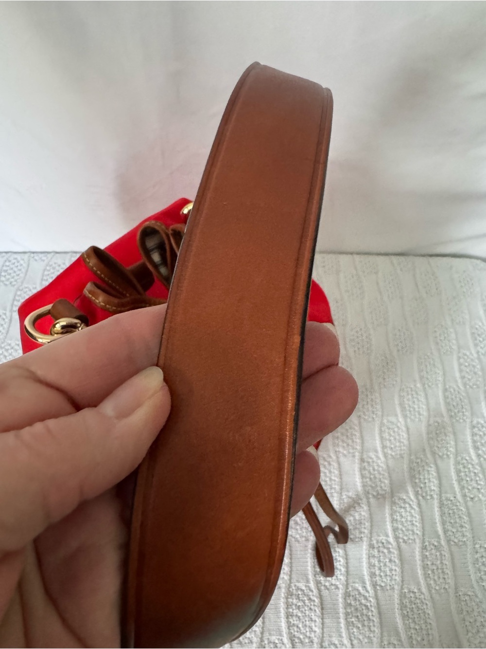 Dooney & Bourke EUC Wayfarer red bucket bag - Picture 4 of 7